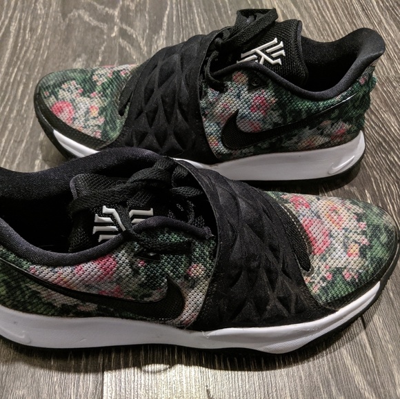 kyrie 4 low flower